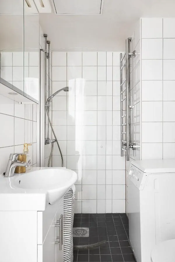 Trendy Nordic Studio By Tram Stop Helsinki